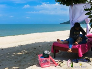 massage on the beach-2
