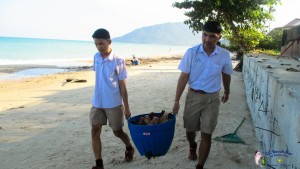 Beach Cleaning By Khanom Pittya Students 12th Dec  (19)