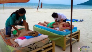 Massage on the beach (6)