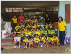 Donation to Wat Vhedi Luang School 14th Nov-11