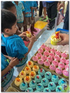 Ice cream and cakes to Wat jd luang school 16th Nov 18-25